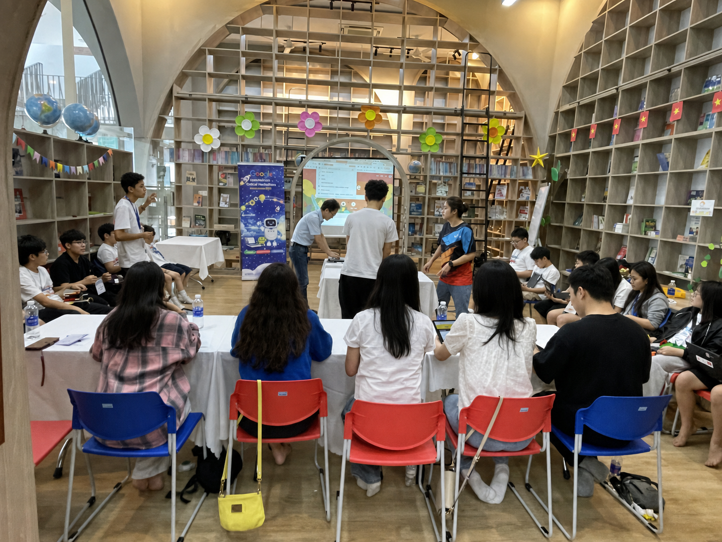다낭 국제학교 학생·교원 해커톤 워크숍을 재현한 이미지